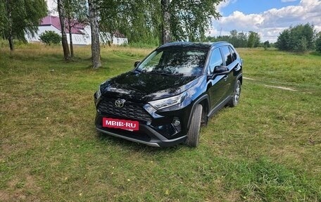 Toyota RAV4, 2021 год, 3 700 000 рублей, 4 фотография