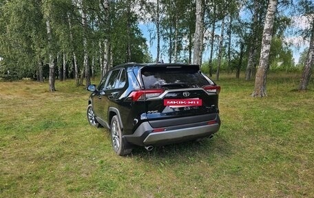Toyota RAV4, 2021 год, 3 700 000 рублей, 7 фотография