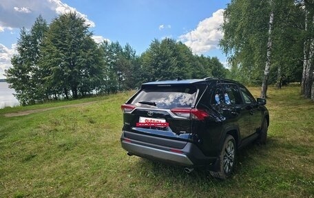 Toyota RAV4, 2021 год, 3 700 000 рублей, 8 фотография