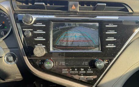 Toyota Camry, 2019 год, 2 200 000 рублей, 10 фотография