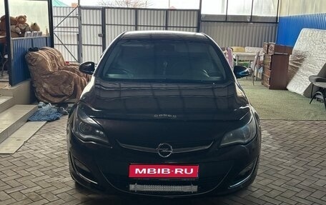 Opel Astra J, 2013 год, 900 000 рублей, 1 фотография