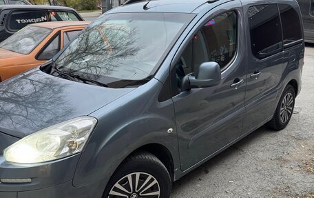 Peugeot Partner II рестайлинг 2, 2012 год, 920 000 рублей, 2 фотография