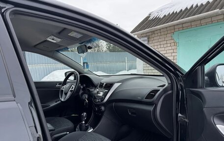 Hyundai Solaris II рестайлинг, 2014 год, 1 000 000 рублей, 17 фотография