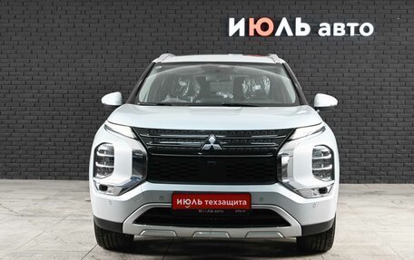 Mitsubishi Outlander, 2023 год, 4 020 000 рублей, 2 фотография