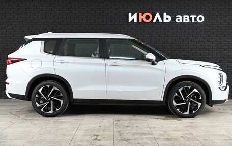 Mitsubishi Outlander, 2023 год, 4 020 000 рублей, 8 фотография
