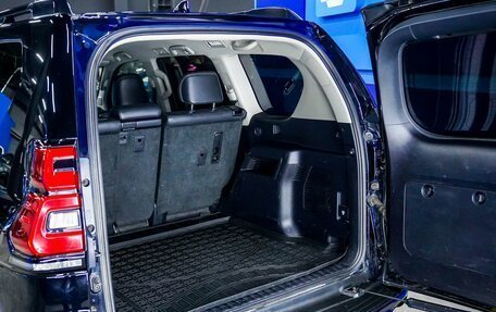 Toyota Land Cruiser Prado 150 рестайлинг 2, 2018 год, 5 355 000 рублей, 9 фотография