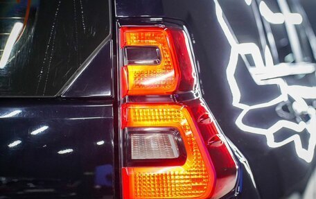 Toyota Land Cruiser Prado 150 рестайлинг 2, 2018 год, 5 355 000 рублей, 21 фотография