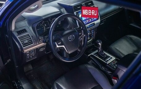 Toyota Land Cruiser Prado 150 рестайлинг 2, 2018 год, 5 355 000 рублей, 11 фотография