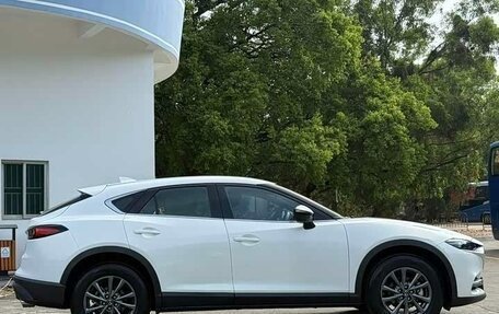 Mazda CX-4, 2021 год, 2 250 000 рублей, 8 фотография