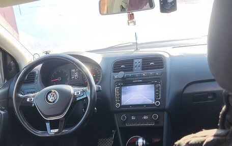 Volkswagen Polo VI (EU Market), 2015 год, 1 100 000 рублей, 4 фотография