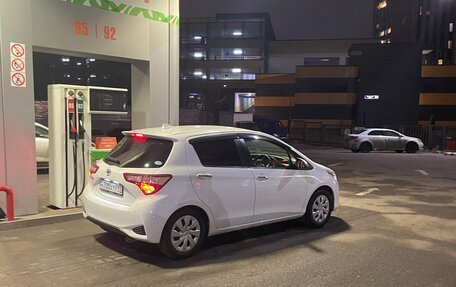 Toyota Vitz, 2018 год, 985 000 рублей, 2 фотография