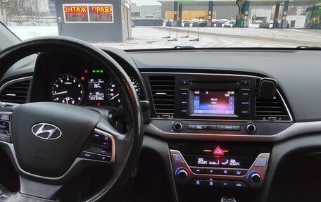 Hyundai Elantra VI рестайлинг, 2018 год, 1 400 000 рублей, 2 фотография