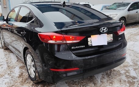 Hyundai Elantra VI рестайлинг, 2018 год, 1 400 000 рублей, 6 фотография