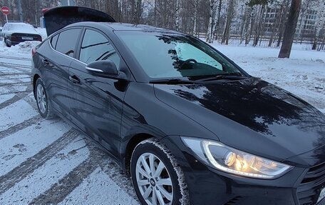 Hyundai Elantra VI рестайлинг, 2018 год, 1 400 000 рублей, 9 фотография