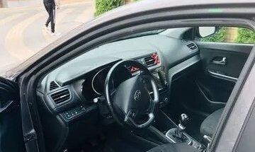 KIA Rio III рестайлинг, 2016 год, 1 000 000 рублей, 5 фотография