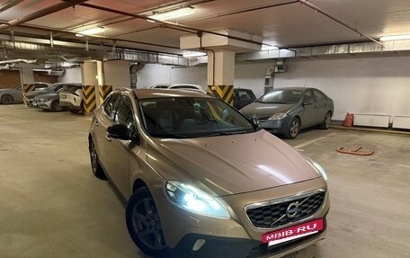 Volvo V40 Cross Country I, 2014 год, 1 600 000 рублей, 2 фотография