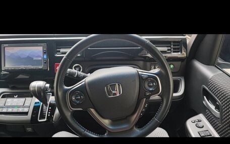 Honda Stepwgn IV, 2016 год, 1 950 000 рублей, 6 фотография