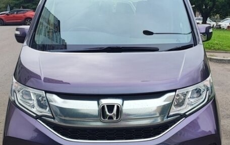 Honda Stepwgn IV, 2016 год, 1 950 000 рублей, 2 фотография