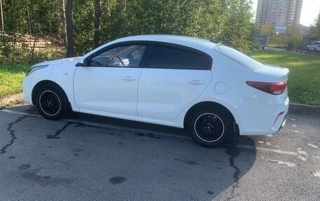 KIA Rio IV, 2018 год, 1 100 000 рублей, 5 фотография