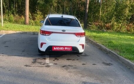 KIA Rio IV, 2018 год, 1 100 000 рублей, 6 фотография