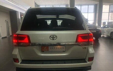 Toyota Land Cruiser 200, 2018 год, 8 750 000 рублей, 4 фотография