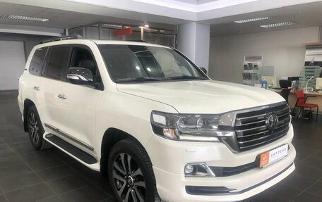 Toyota Land Cruiser 200, 2018 год, 8 750 000 рублей, 6 фотография