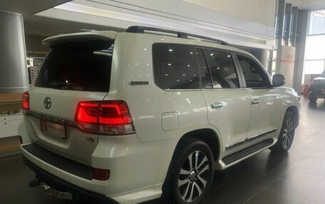 Toyota Land Cruiser 200, 2018 год, 8 750 000 рублей, 5 фотография