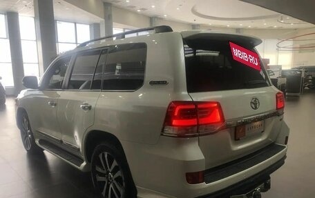 Toyota Land Cruiser 200, 2018 год, 8 750 000 рублей, 3 фотография