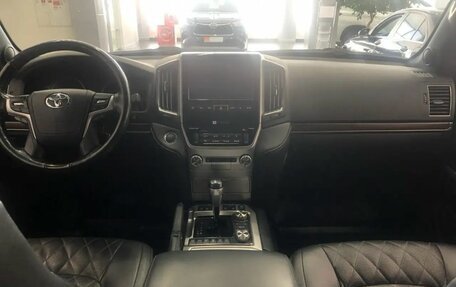 Toyota Land Cruiser 200, 2018 год, 8 750 000 рублей, 11 фотография