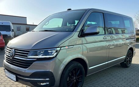 Volkswagen Multivan T6 рестайлинг, 2022 год, 4 150 000 рублей, 1 фотография