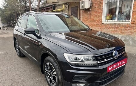 Volkswagen Tiguan II, 2018 год, 2 350 000 рублей, 2 фотография
