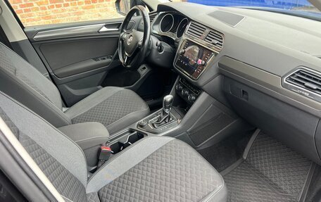 Volkswagen Tiguan II, 2018 год, 2 350 000 рублей, 9 фотография