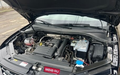 Volkswagen Tiguan II, 2018 год, 2 350 000 рублей, 11 фотография