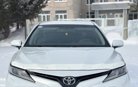 Toyota Camry, 2018 год, 2 700 000 рублей, 2 фотография