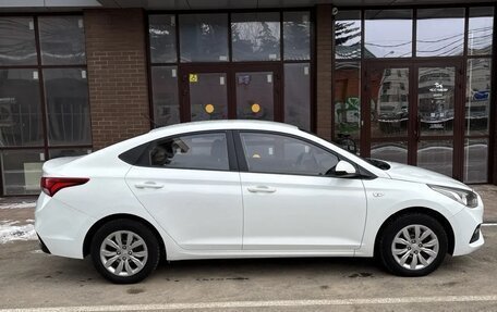 Hyundai Solaris II рестайлинг, 2018 год, 1 050 000 рублей, 5 фотография