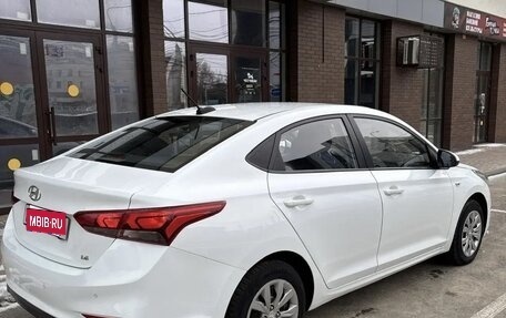 Hyundai Solaris II рестайлинг, 2018 год, 1 050 000 рублей, 3 фотография