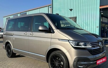 Volkswagen Multivan T6 рестайлинг, 2022 год, 4 150 000 рублей, 3 фотография