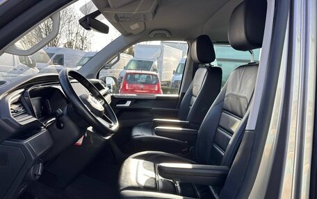 Volkswagen Multivan T6 рестайлинг, 2022 год, 4 150 000 рублей, 10 фотография