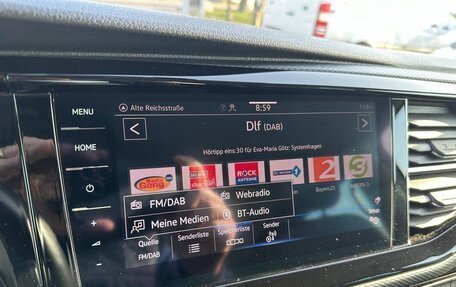 Volkswagen Multivan T6 рестайлинг, 2022 год, 4 150 000 рублей, 18 фотография