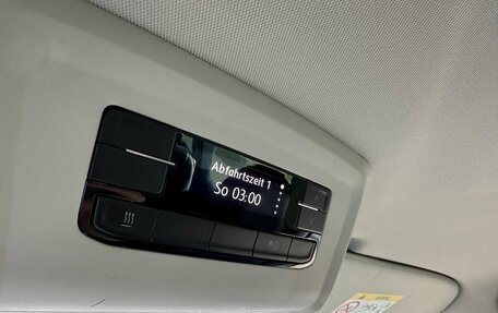 Volkswagen Multivan T6 рестайлинг, 2022 год, 4 150 000 рублей, 29 фотография