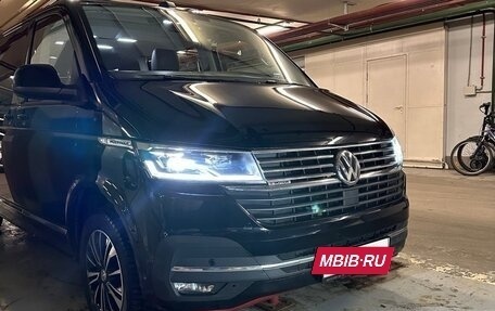 Volkswagen Multivan T6 рестайлинг, 2020 год, 7 300 000 рублей, 2 фотография