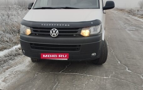 Volkswagen Caravelle T5, 2013 год, 1 770 000 рублей, 2 фотография