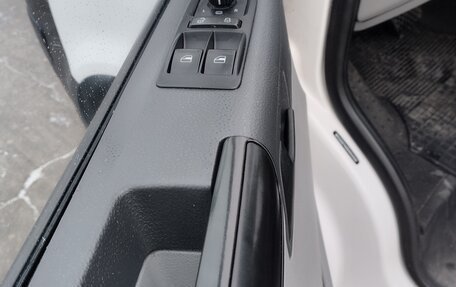 Volkswagen Caravelle T5, 2013 год, 1 770 000 рублей, 8 фотография