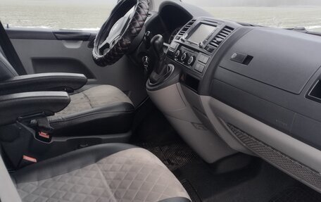 Volkswagen Caravelle T5, 2013 год, 1 770 000 рублей, 9 фотография