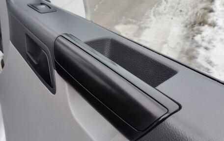 Volkswagen Caravelle T5, 2013 год, 1 770 000 рублей, 7 фотография