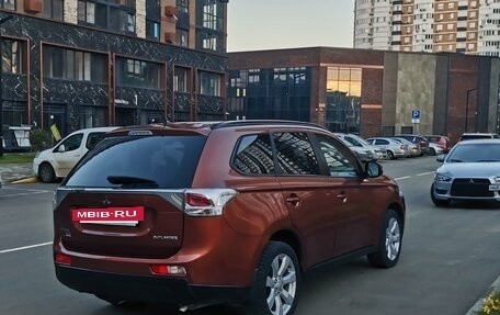 Mitsubishi Outlander III рестайлинг 3, 2012 год, 1 090 000 рублей, 5 фотография