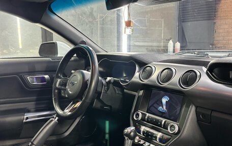 Ford Mustang VI рестайлинг, 2021 год, 3 699 999 рублей, 5 фотография