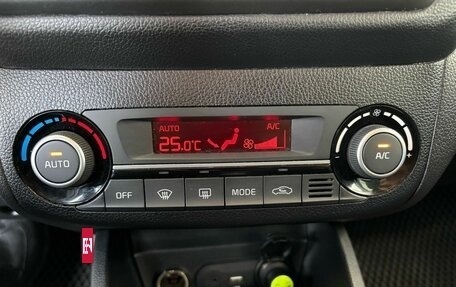 KIA Rio III рестайлинг, 2015 год, 949 000 рублей, 13 фотография