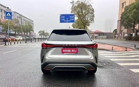 Lexus RX IV рестайлинг, 2024 год, 6 890 000 рублей, 4 фотография