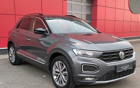 Volkswagen T-Roc I, 2019 год, 1 990 000 рублей, 3 фотография